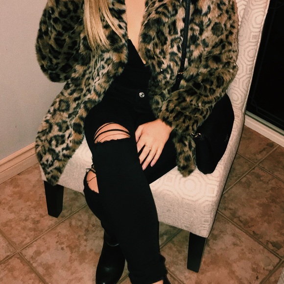 Urban Outfitters Boned Plunge Bodysuit - Picture 3 of 3